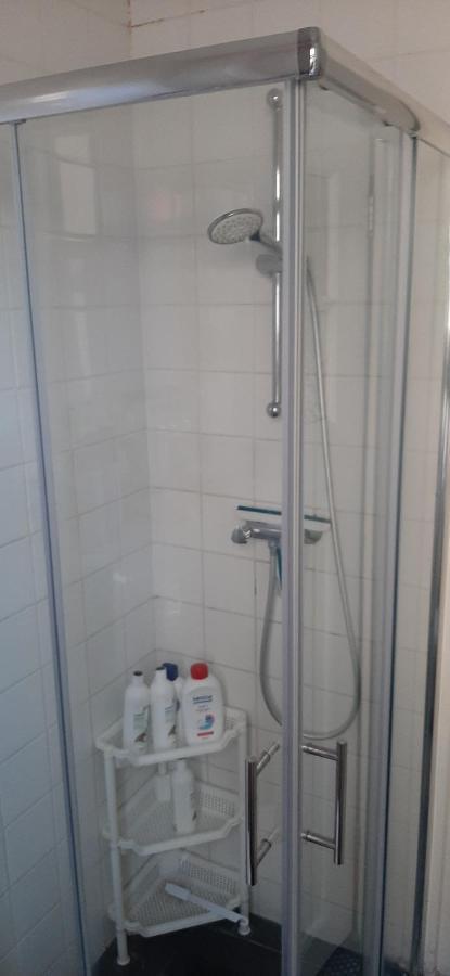 Nicole, Not For Parties, Not A Hotel, Room With Shared Bathroom, No Kitchen Amsterdam Exterior foto